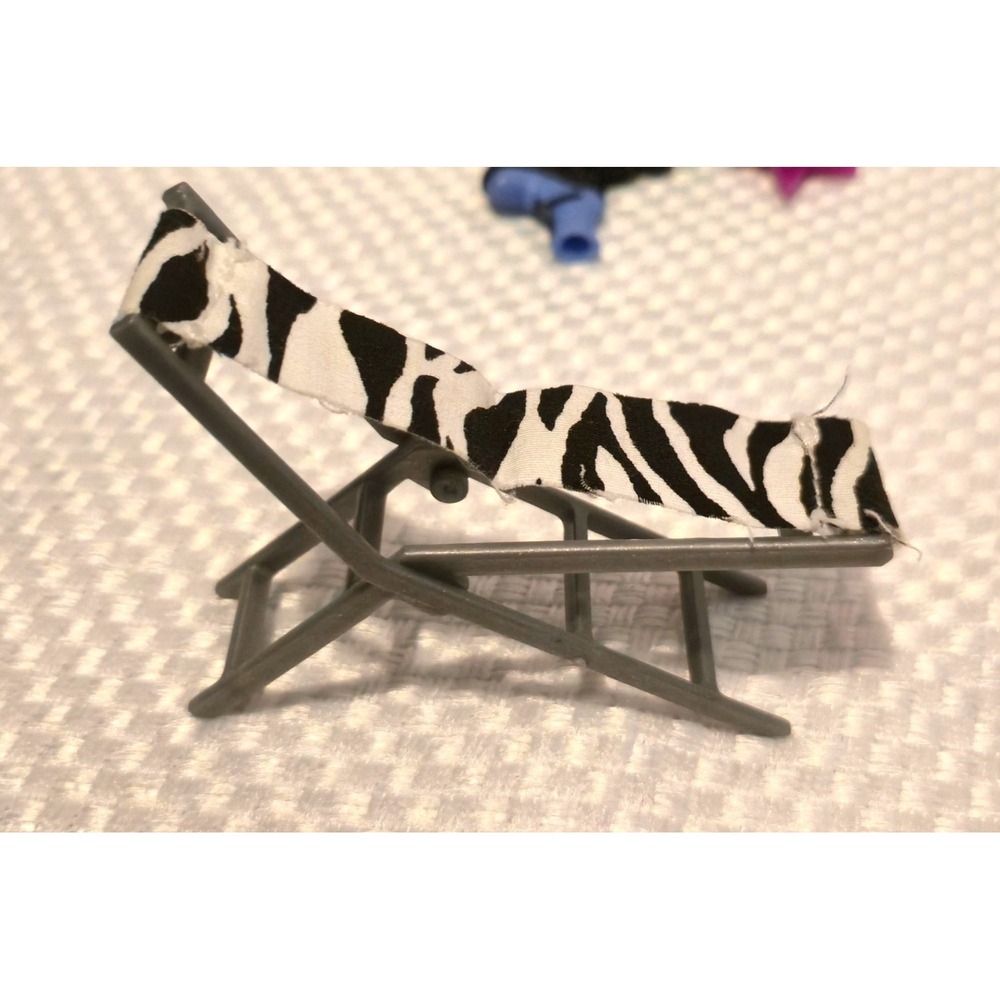 Bratz Beach Scene Zebra Print Chaise Lounge Chair Doll Accessory